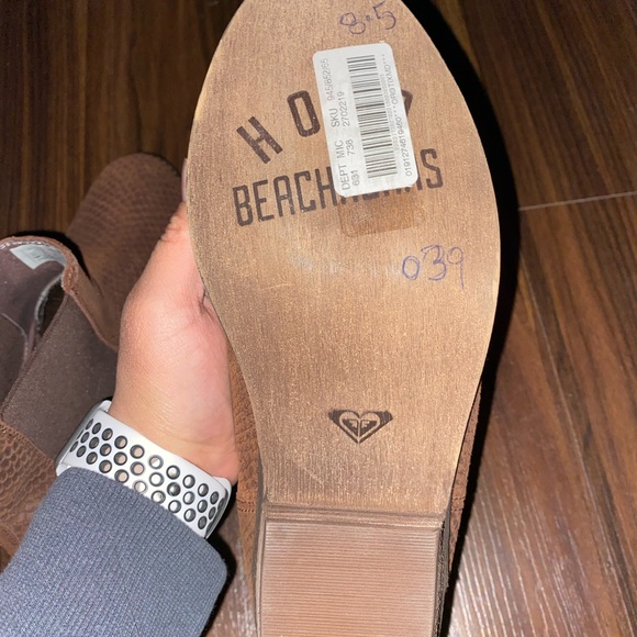 Brand new Roxy boots - Picture 5 of 5